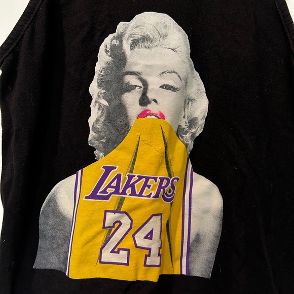 Womens black Lakers tank top with Marilyn Monroe #24 size small Kobe Bryant - Picture 2 of 6